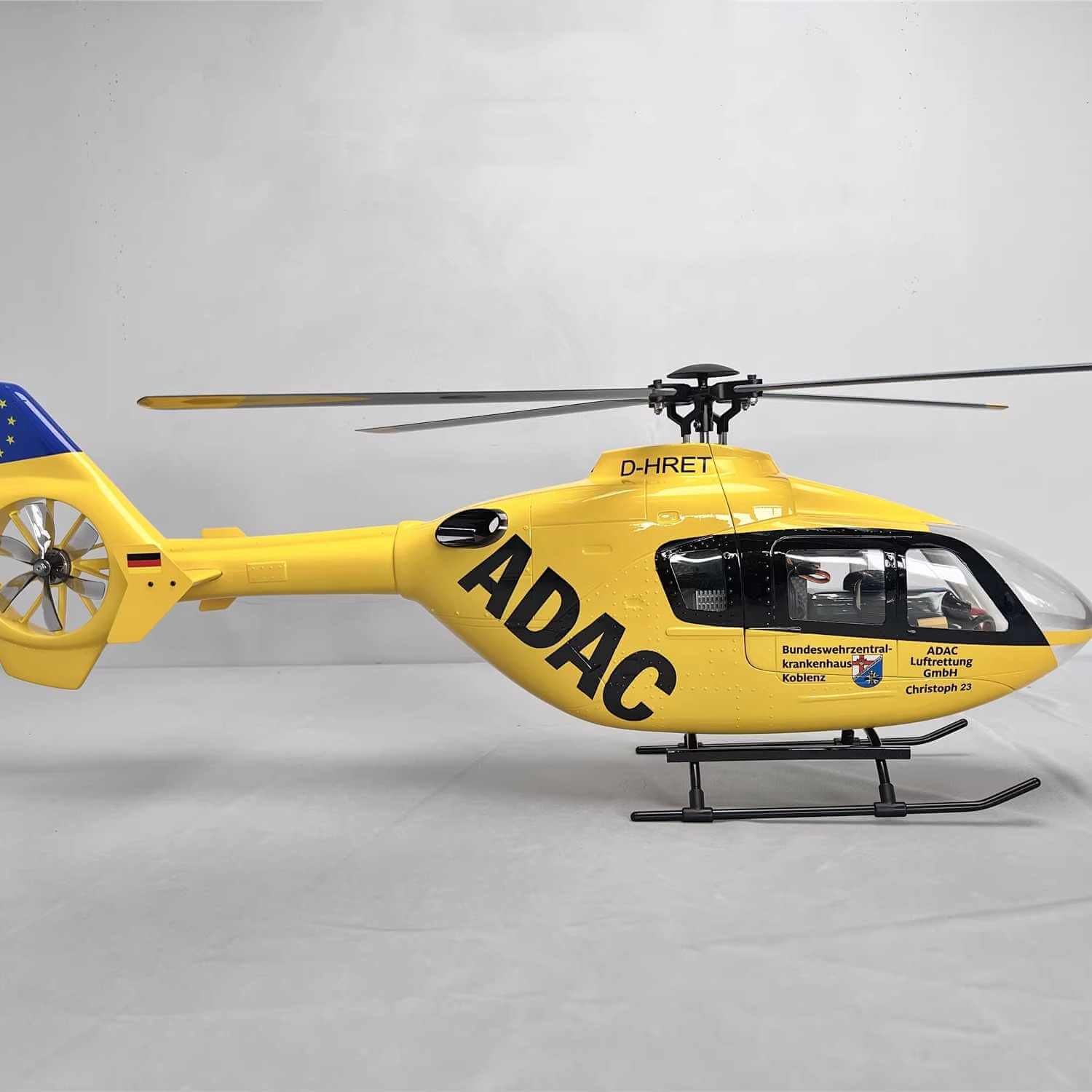 FLYWING EC135 470L RC Helicopter 6CH GPS Upgraded ACE flight control System 4 Blade Rotor RTF Helicopter