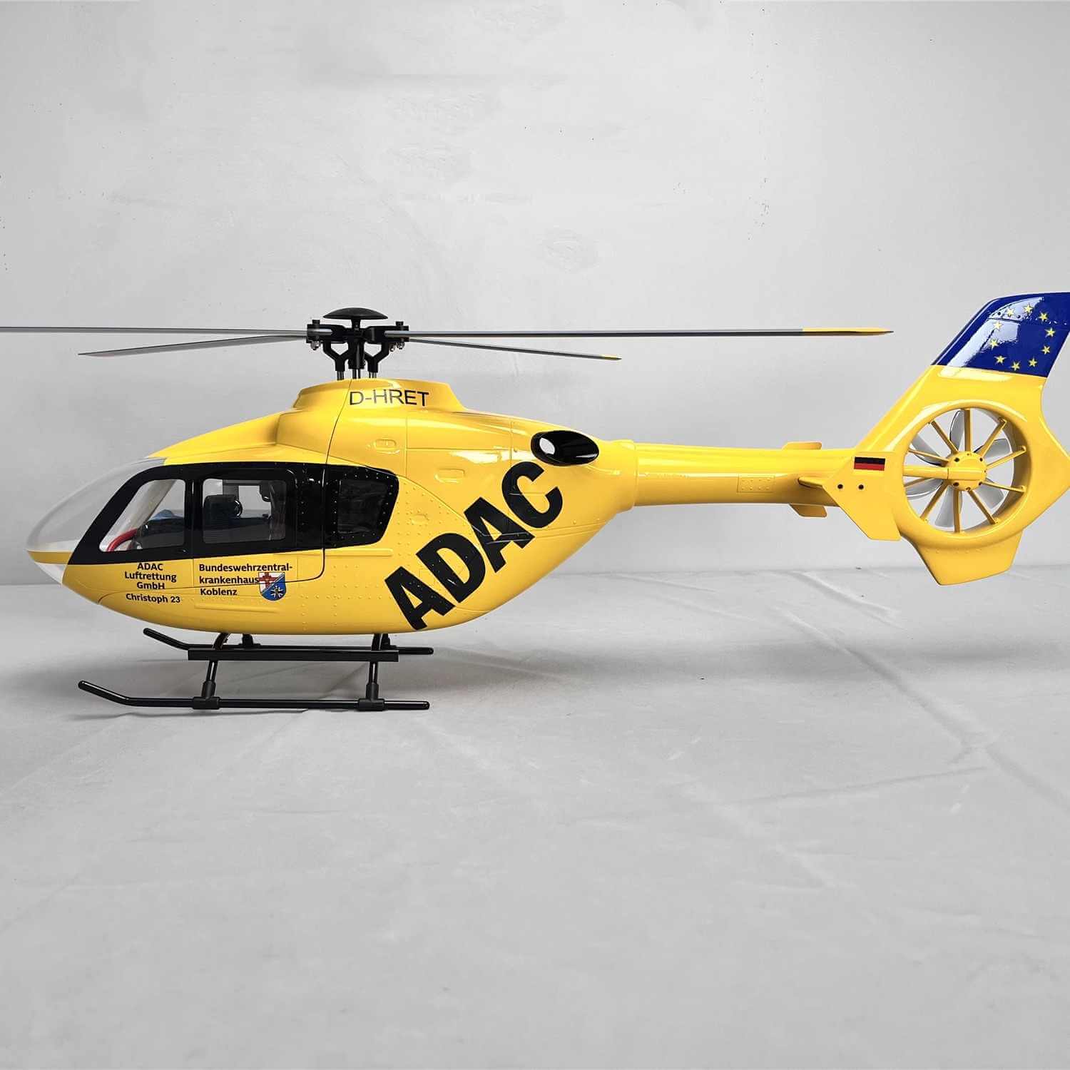 FLYWING EC135 470L RC Helicopter 6CH GPS Upgraded ACE flight control System 4 Blade Rotor RTF Helicopter