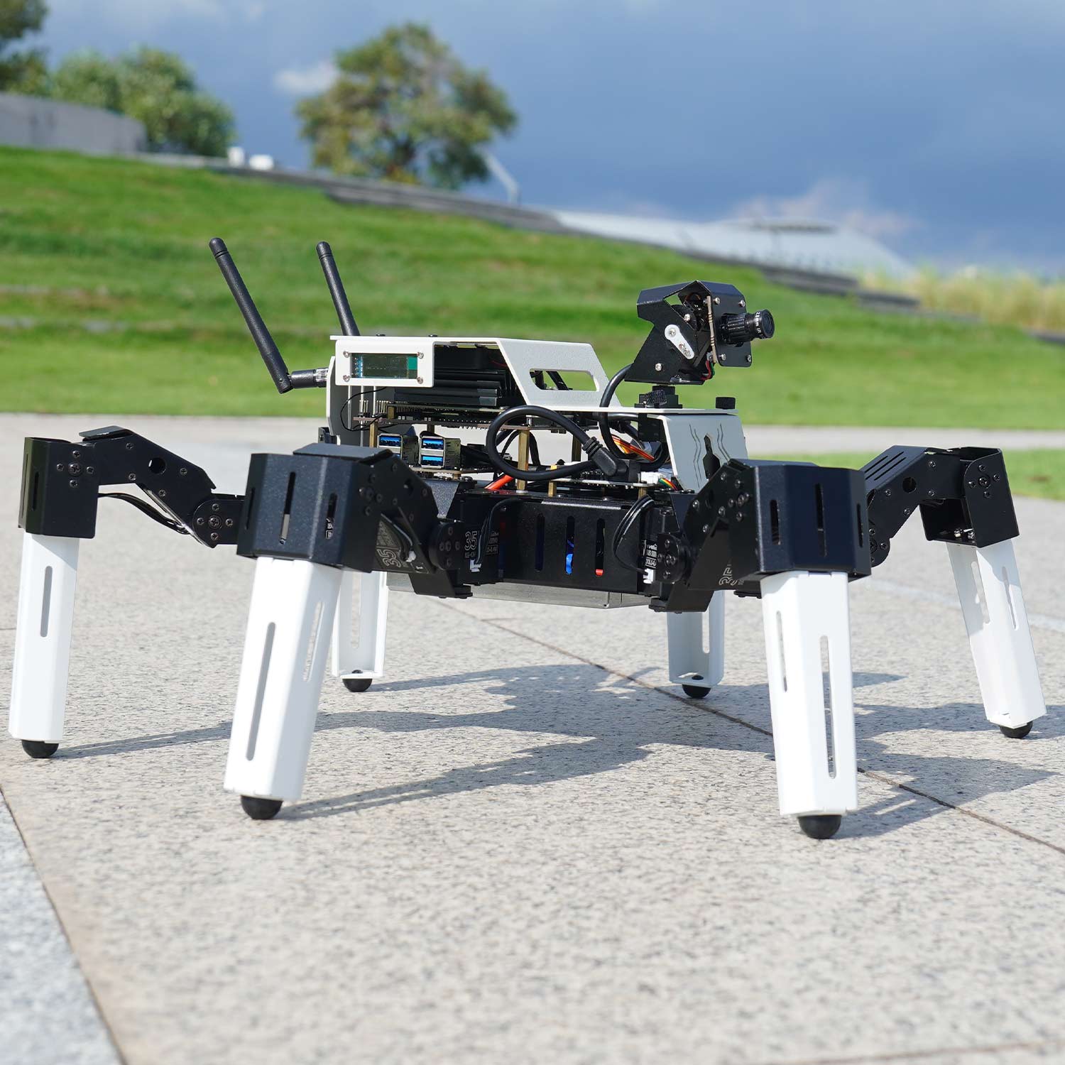 Yahboom 18DOF Muto S2 Hexapod Robot STEM Education Python Programming Robot with Raspberry Pi and NVIDIA Jetson NANO